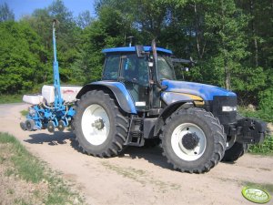 New Holland TM 175 + Monosem