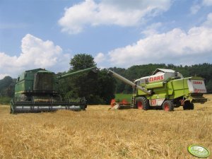Claas Dominator 208 Mega & John Deere 2256