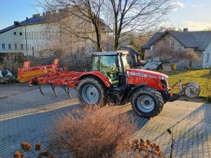 Massey Ferguson 7715S