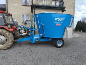 Paszowóz Euromilk FX 700