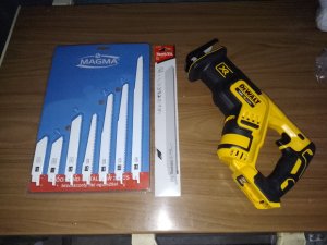 Piła szablasta DEWALT DCS367