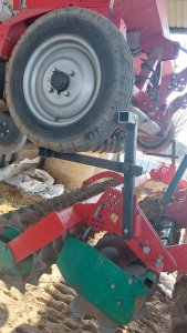 Podpora pod koło siewnika w talerzówce