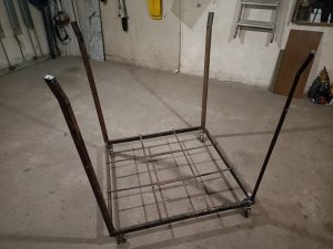 Wózek na belę słomy