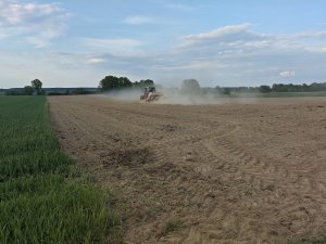 Fendt 718 + Kuhn Maxima 3