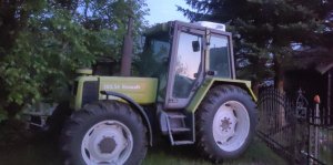 Renault 103.54 z klimatyzatorem dachowym