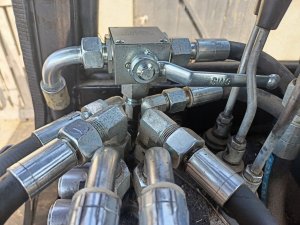 Zawór hydrauliczny kulowy 3-drogowy 60L/min