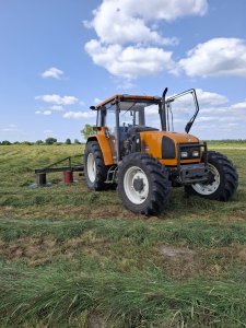 Renault Ceres 320X & Grass-Rol 1.65 