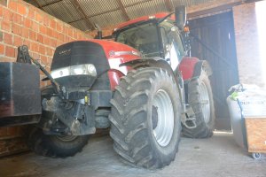 Case Puma w garażu