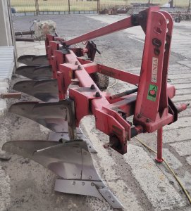 Pług UNIA TUR 4+1