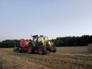 Claas Arion 640 + Kverneland 6716 FlexiWrap