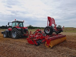 Massey Ferguson 7715S & LUPUS BTH45