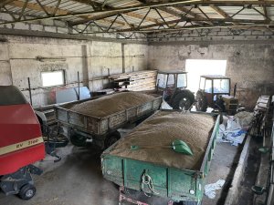 Obora przerobiona na garaż