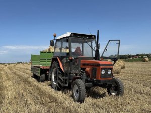 Zbiór balotów 2025 Zetor 7211 + Pronar T653