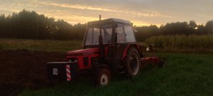 Zetor 7711 z pługiem Agro-masz POL3