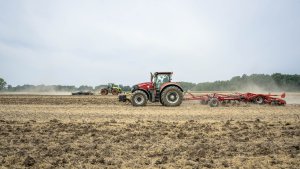 Case Optum 270 & Claas Xerion 5000