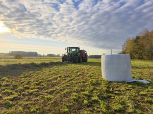 Claas Arion 640 + Kverneland 6716 FlexiWrap