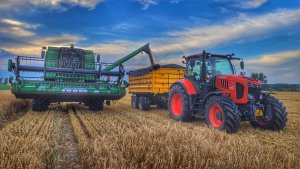 John Deere 1470 Kubota m7152 i wielton w jęczmieniu