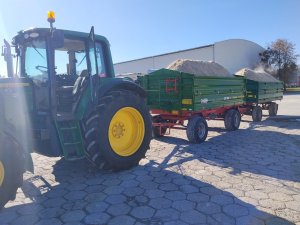 John Deere przyczepy 