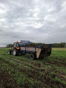 Renault Ceres 320X & Rozrzutnik obornika