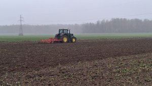 John Deere 6195M I Vaderstad Cultus 300