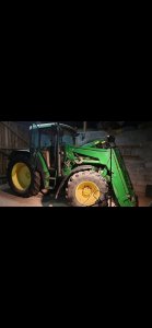 John Deere 6210