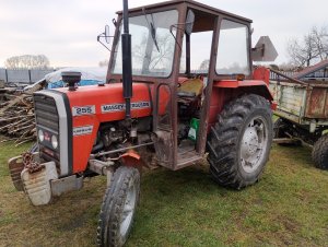 Massey Ferguson 255