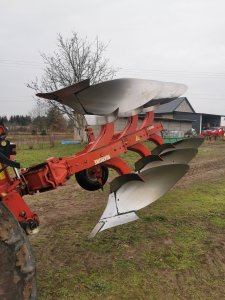 Zobacz grafikę Krone mustang 120/3