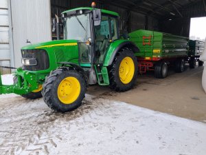 John Deere 6120 przyczepy 