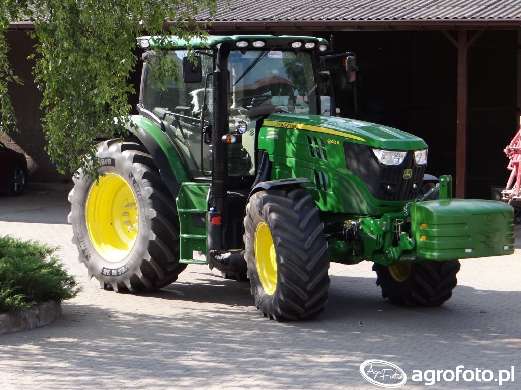 Sprzedaż nowych ciągników w maju 2015