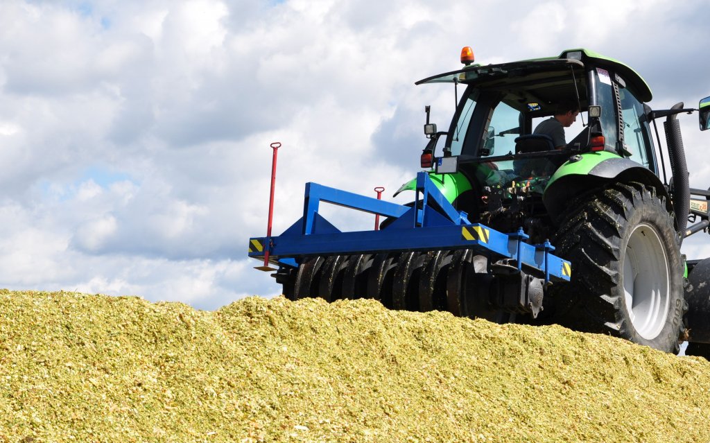 Jak ograniczyć straty w produkcji kiszonek?